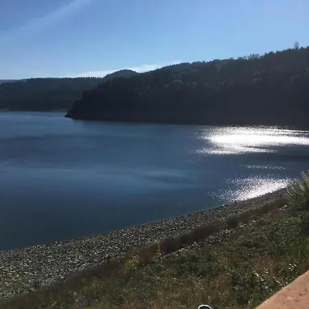 Charmante Harzer Doppelhaushaelfte Kamschlacken